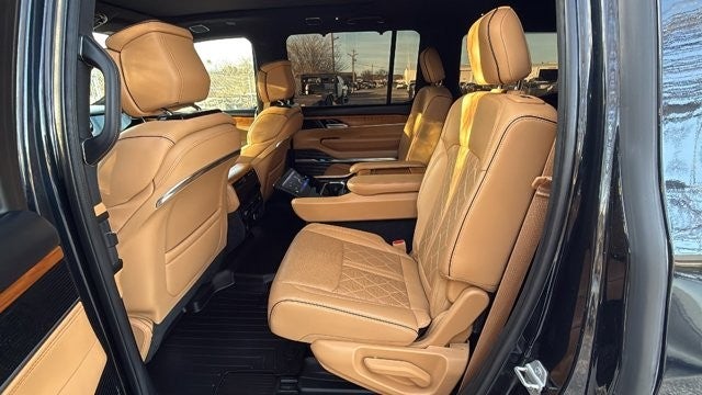 2023 Jeep Grand Wagoneer Series III