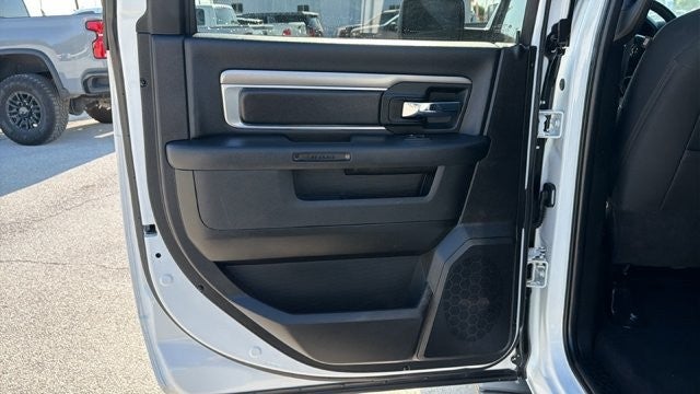 2024 RAM 1500 Classic Warlock Crew Cab 4x2 5'7" Box