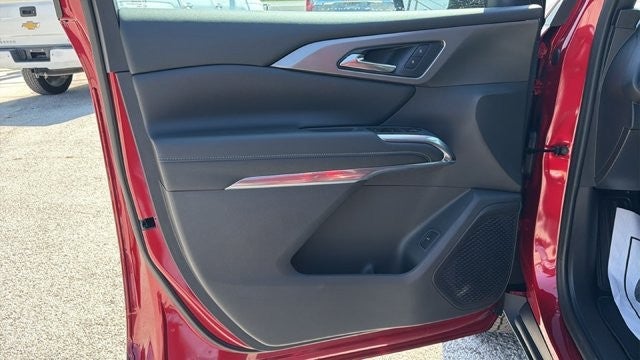 2027 Chevrolet Traverse LT - Photo 8
