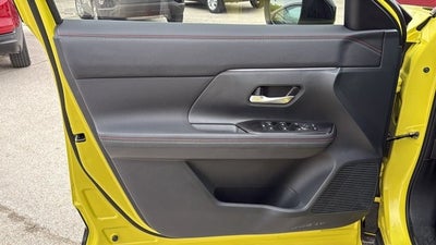 2025 Nissan Kicks SR FWD
