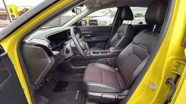 2025 Nissan Kicks SR FWD