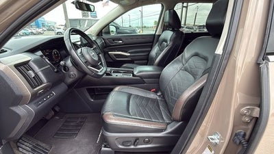 2023 Nissan Pathfinder Platinum