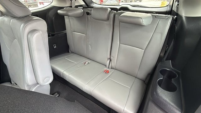 2022 Toyota Highlander Hybrid Platinum