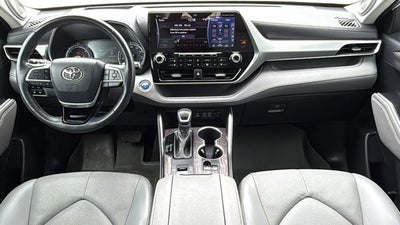 2022 Toyota Highlander Hybrid Platinum