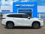2022 Toyota Highlander Hybrid Platinum