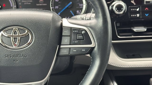 2022 Toyota Highlander Hybrid Platinum