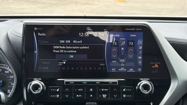 2022 Toyota Highlander Hybrid Platinum