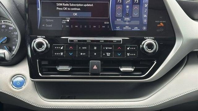 2022 Toyota Highlander Hybrid Platinum