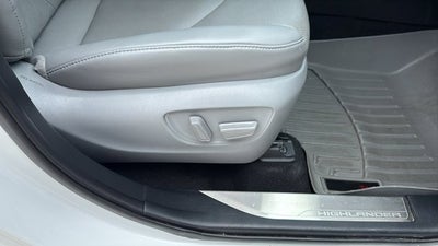 2022 Toyota Highlander Hybrid Platinum