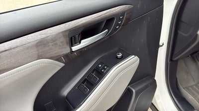 2022 Toyota Highlander Hybrid Platinum